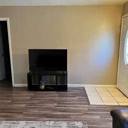 Quiet 1Bed,1Bath Condo With Free Parking Fresno Esterno foto