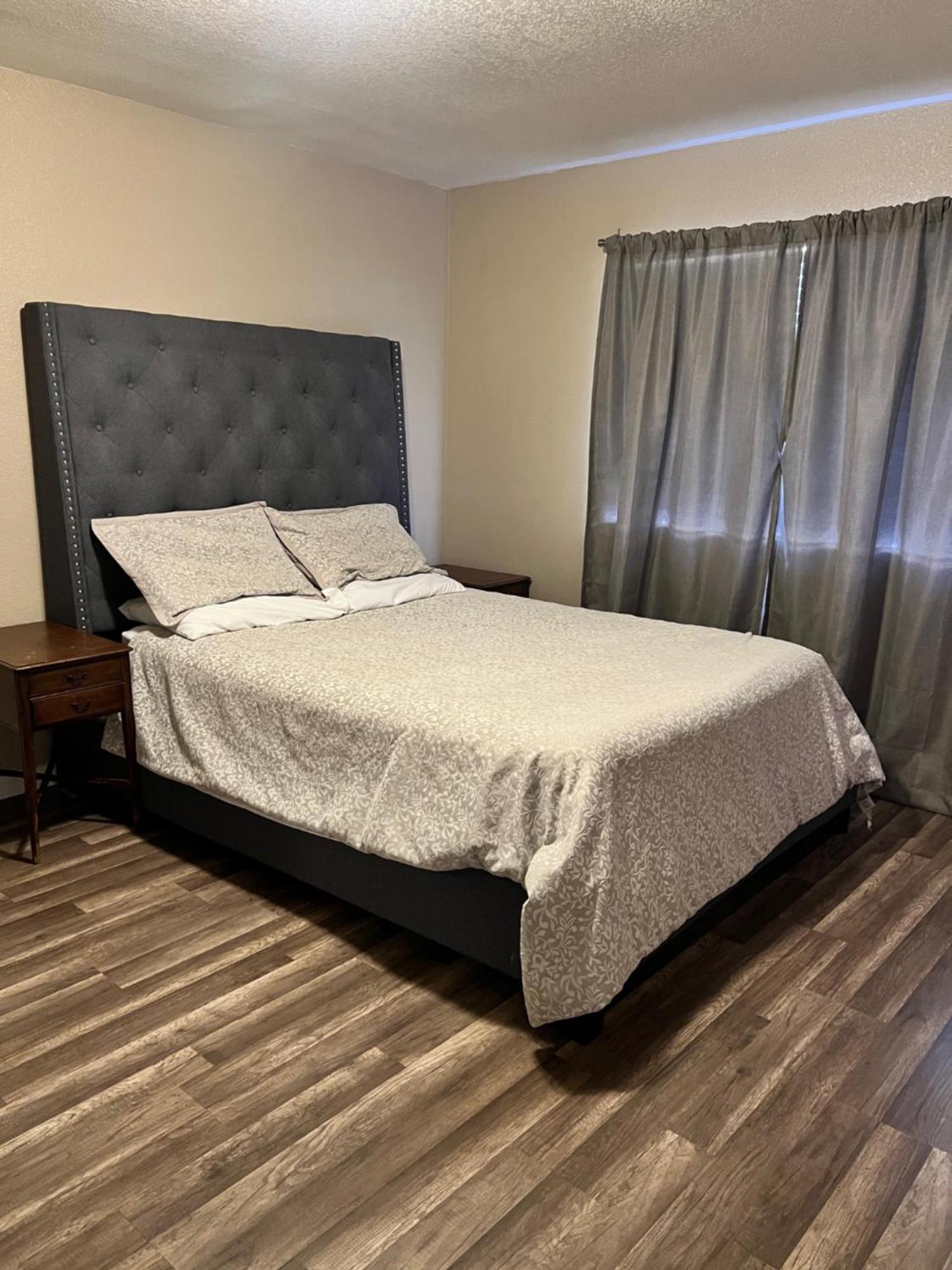 Quiet 1Bed,1Bath Condo With Free Parking Fresno Esterno foto