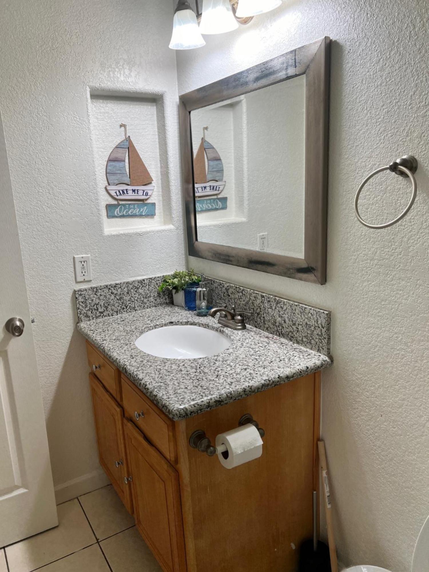 Quiet 1Bed,1Bath Condo With Free Parking Fresno Esterno foto